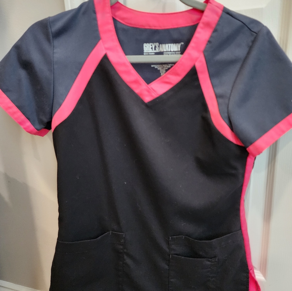 Scrub top